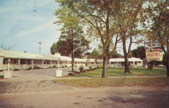 Mt. Vernon Motel - Old Postcard (newer photo)